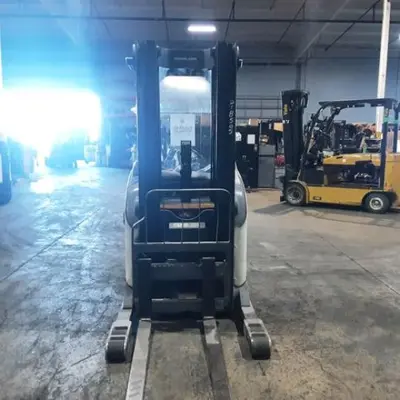 USED 2016 CROWN RR5725-45