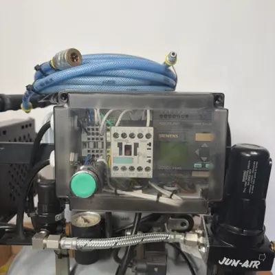 USED Jun-Air Jun-Air Compressor Model 6