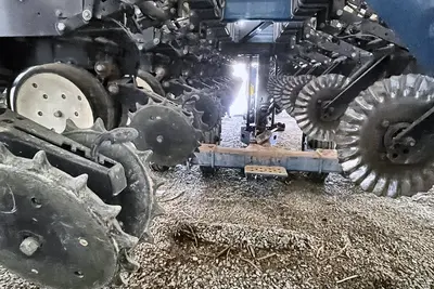 Used 2010 KINZE 3650 Planters Virginia US | Proxy Equipment #1385349