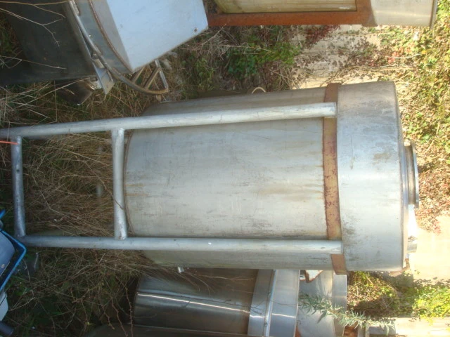 300L S/S Enclosed Tank