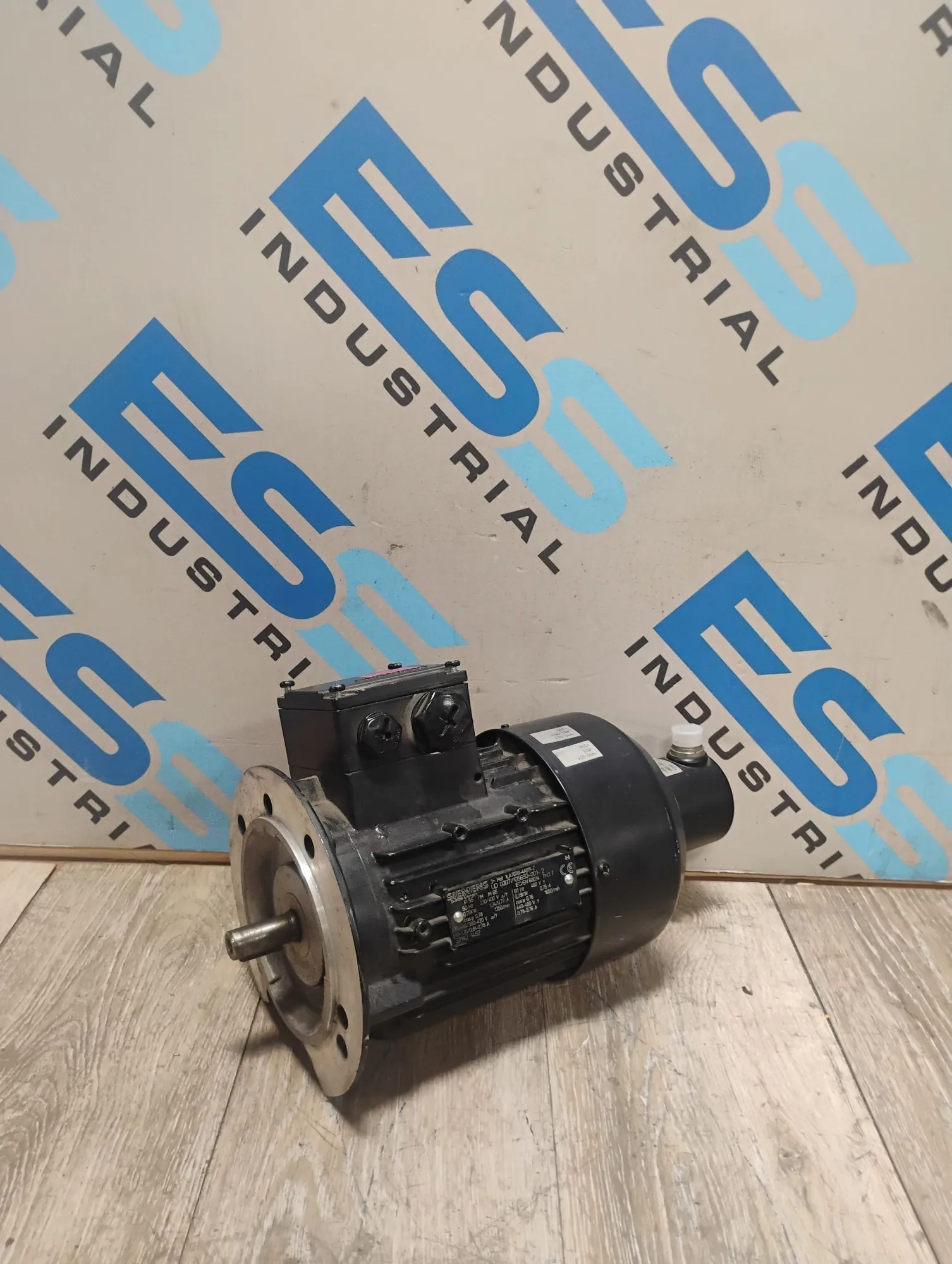 USED SIEMENS 1LA7070-4AB11-Z