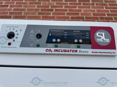 USED SHELDON SCO40 LARGE CAPACITY UPRIGHT CO2 INCUBATOR 60°C 40 CU. FT.