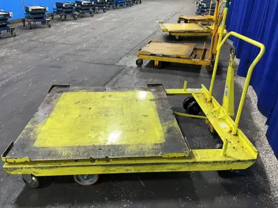Used _UNKNOWN_ _UNKNOWN_ Tool Carts Ohio US | HGR 24 #1370279