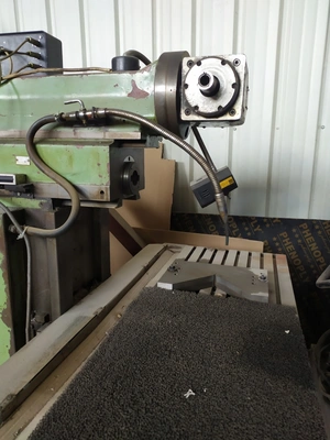 TOS Universal Toolroom Mill, in very good working condition, visible under power