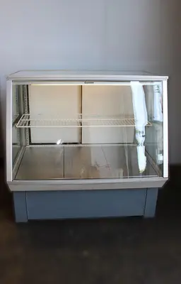 Coldstream deli display case - SEE VIDEO