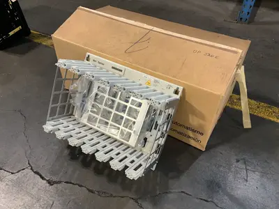 Used SCHNEIDER ELECTRIC ASH819209 PLC Chassis Ohio US | HGR 24 #1406221