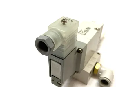 USED SMC SOLENOID VALVE, 3-PORT PILOT POPPET TYPE, 3/8" PORTS