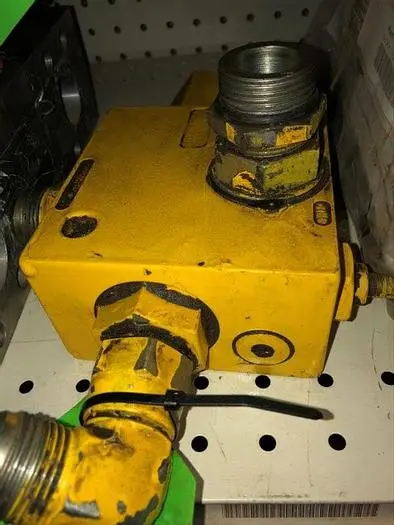 Used AFTERMARKET HYDRAULIC VALVE - 8701B16SES00R1 Pump & Valve Parts Pennsylvania US | East West Machinery & Drilling #1416239