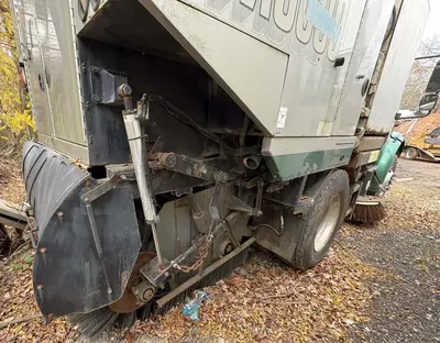 Used 2005 SCHWARZE M6000 Street Sweeper New Jersey US | Proxy Equipment #1385322
