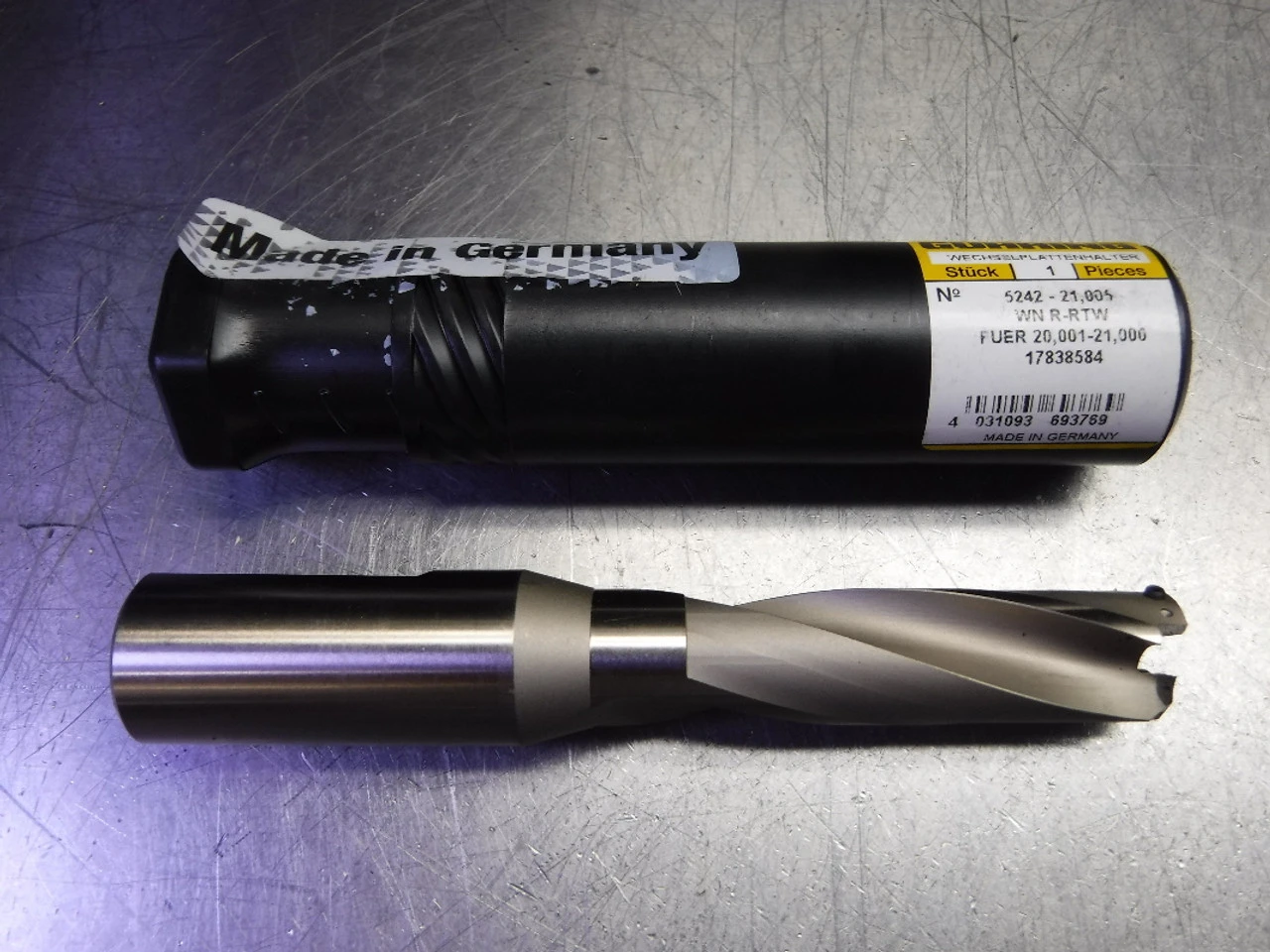 Guhring 53/64" Coolant Thru Indexable Drill 1" Shank 9052420210050 (LOC29)