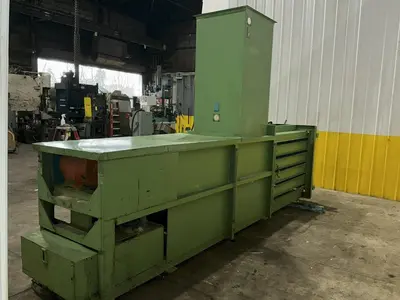 30" X 42" BALEMASTER MODEL #360A CLOSED DOOR HORIZONTAL HYDRAULIC BALER: YOBRO #25088