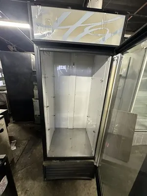 174-0212 True GDM-26 Self Contained Single Glass Door Cooler