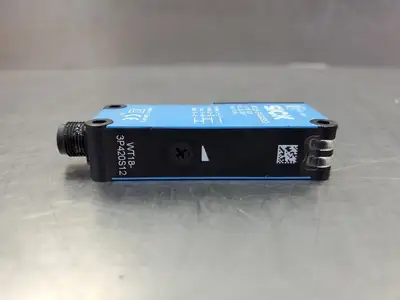 SICK WT18-3P420S12 Photoelectric Sensor, P/N:1029213, 10-30VDC. 5C-28/2