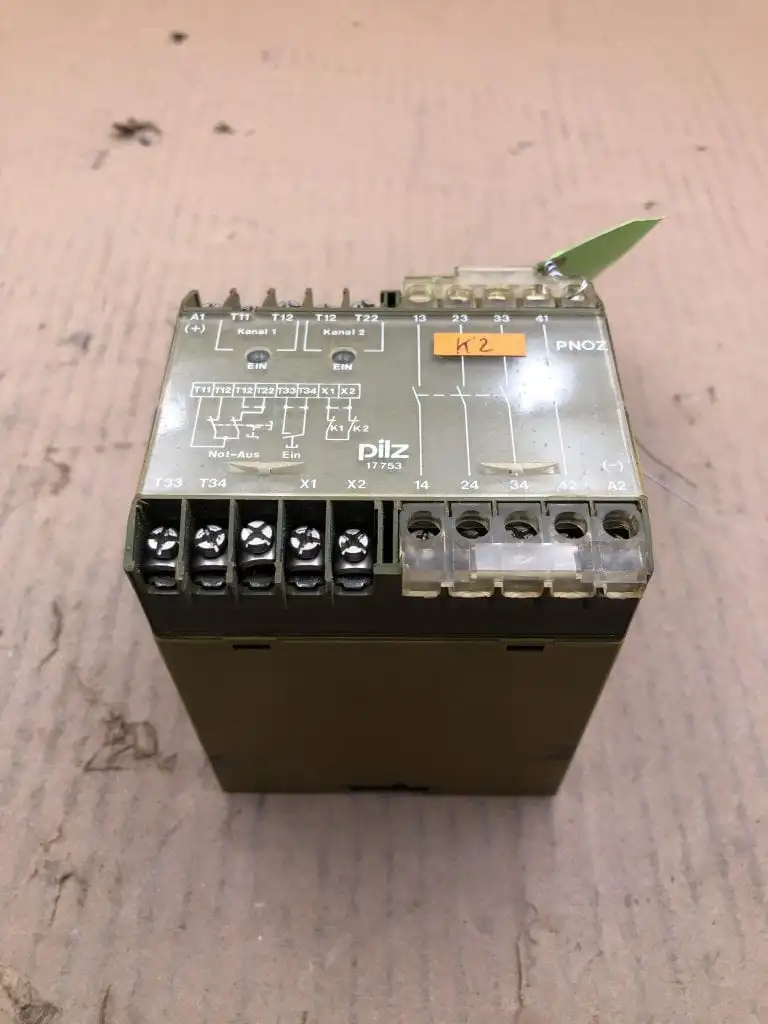 PILZ PNOZ 474695 Safety Relay 24VDC 3.5W 250/380VAC 8/5A 2000VA