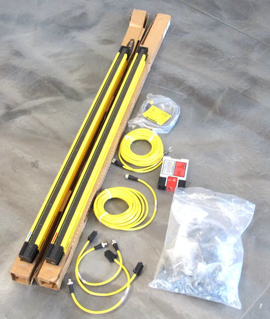 NEW BANNER SLLE14-910-S EMITTER AND SLLR14-910-S RECEIVER LIGHT CURTAIN SET