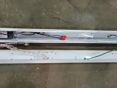 NEW DAY-BRITE FSS470L840-UNV
