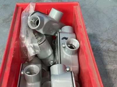 Used _UNKNOWN_ E121488 Electrical Fittings Ohio US | HGR 24 #1314219
