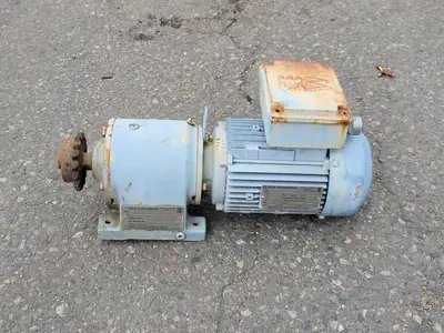Used SEW R40DT80N4 Motors (misc) British Columbia CA | Lenmark #247709
