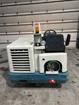 Tennant 355 LP / Propane Ride-On Floor Sweeper 2810 Hrs.