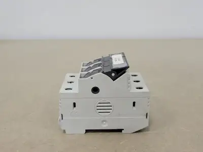 USED ALLEN BRADLEY 1492-FB3C30L