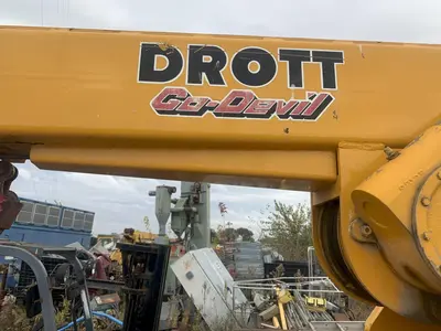 DROTT 85RM-2 Cranes, Truck | Rock Solid Tools (16)