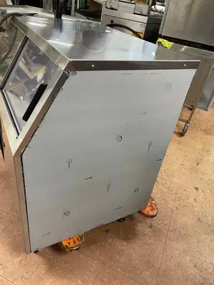 Used Hoshizaki Used Hoshizaki F-500BAJ Self Contained 536lb Flaker Ice Machine Air Cooled 120V Flakers Illinois US | Falcon Restaurant Supply #1374957