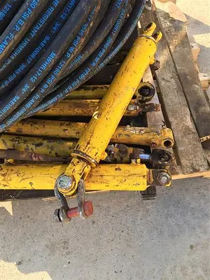 New | in-Stock AFTERMARKET HYDRAULIC SPINNERS, CYLINDERS, AND HOSE PACKAGE Hydraulic Cylinders Pennsylvania US | East West Machinery & Drilling #1416217