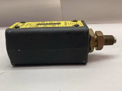 New | in-Stock SCHRADER BELLOWS 1800-300 Universal Pressure Meters Ohio US | Surplus Asset Holdings #1403162