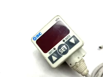 ZSE40F-C6-62L | SMC  Digital Vacuum Pressure Switch - Used