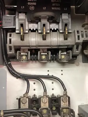 USED ALLEN-BRADLEY 2100