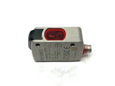USED KEYENCE SELF-CONTAINED CMOS LASER SENSOR M8 CONNECTOR TYPE 500MM