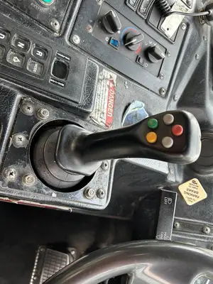 USED 2011 AUTOCAR XPEDITOR