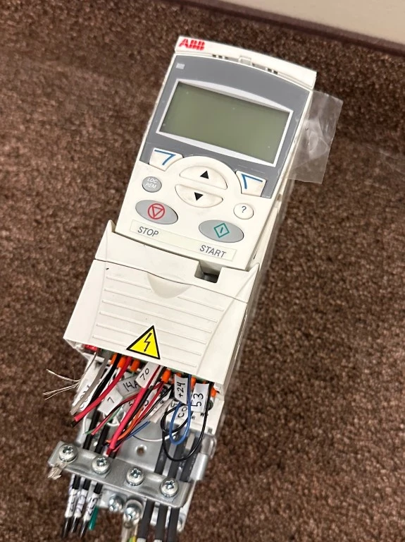 ABB ACS355-03U-02A4-4 1HP VARIABLE SPEED DRI