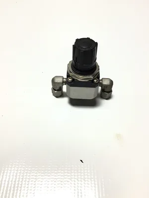 SMC SRH3101-01 Pneumatic Regulator Valve 0.01-0.2 MPa