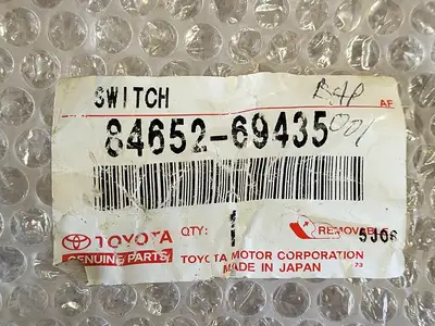 NEW TOYOTA GENUINE PARTS 84652-69435