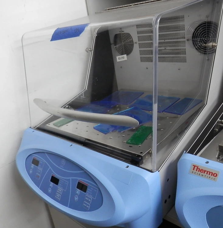Used THERMO SCIENTIFIC _UNKNOWN_ Incubator Shakers California US | Biotech Equipment Sales #1464486