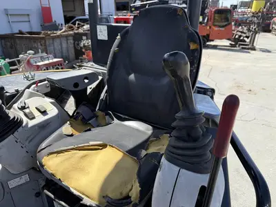 USED 2016 JOHN DEERE 35G