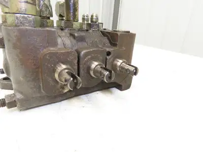 Yale Hydraulic 3-Spool Forklift Mast Control Valve Off ERP035TF