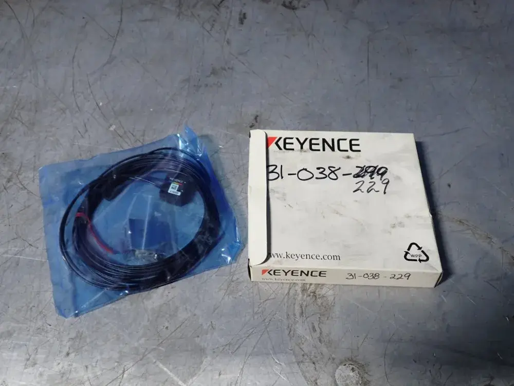 NEW KEYENCE CZH353