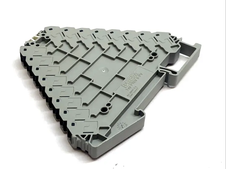 Used PHOENIX CONTACT PTRVB 8-PV/BK TERMINAL BLOCK 250V 17.5A DIN RAIL GRAY Terminal Blocks | Maverick Industrial Sales #1103768