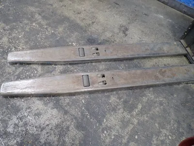 USED THE RAYMOND CORPORATION 8410