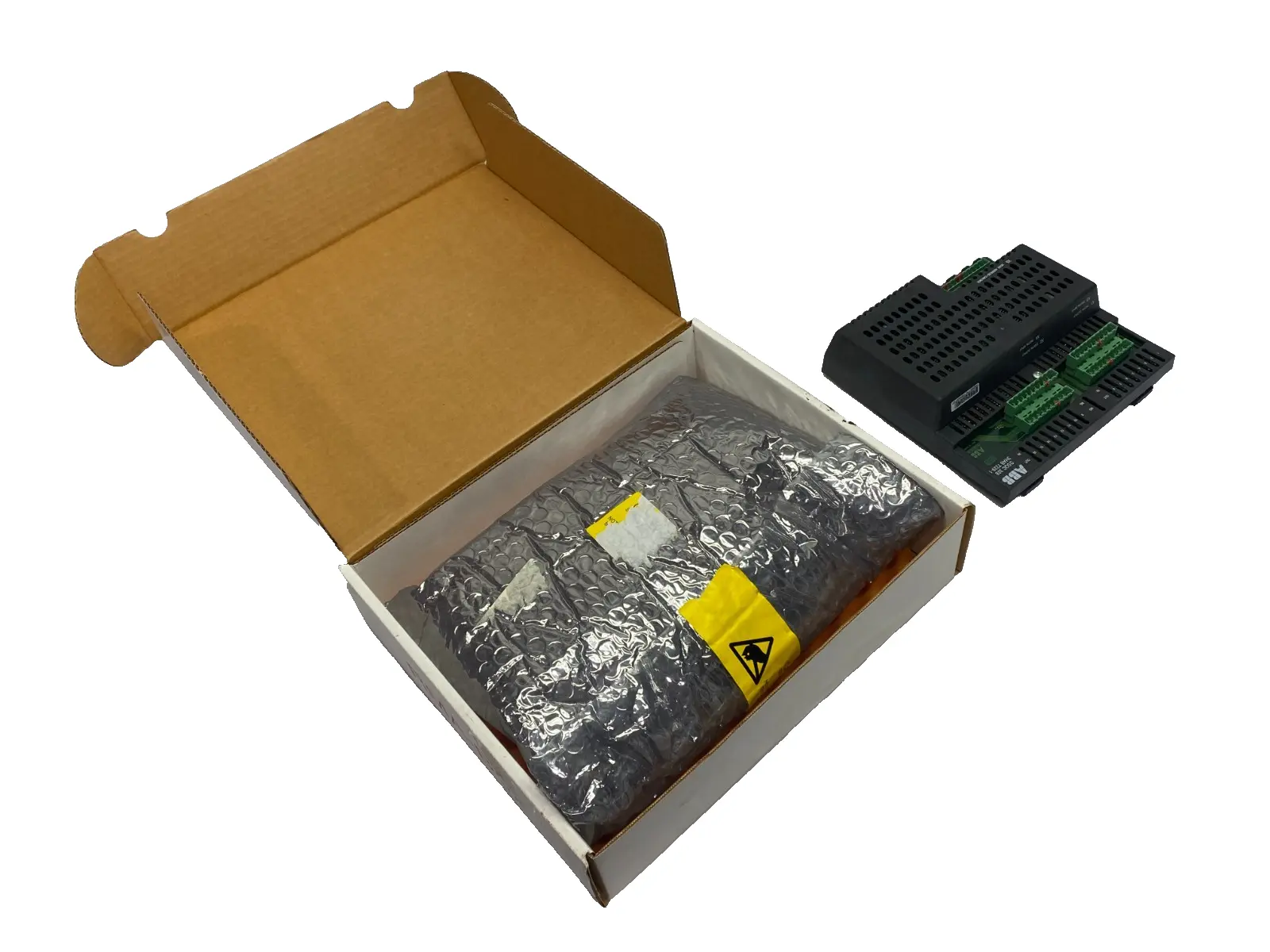 New | in-Stock ABB Digital I/O Module 24VDC DSQC328 PLC Input & Output Michigan US | Maverick Industrial Sales #1392609