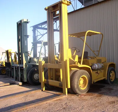 20,000 lb. Yale Forklift; Pneumatic Tires; V-8 Gas/Propane Engine