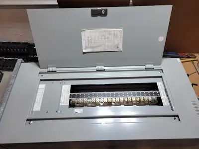 USED CUTLER-HAMMER PL1