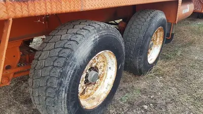 USED 2001 FRONTIER 4 AXLE CARRIER STYLE OILFIELD PUMP / KILL TRUCK