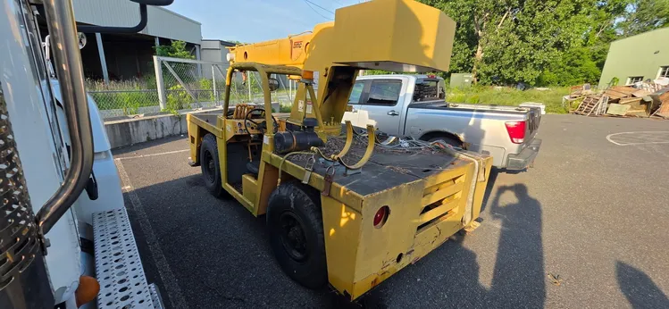 Used BRODERSON IC-80-1B Carry Deck Cranes New York US | GBL Receivership Estate #1326672