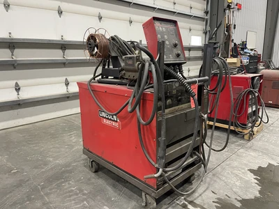 Lincoln DC-600 Welder