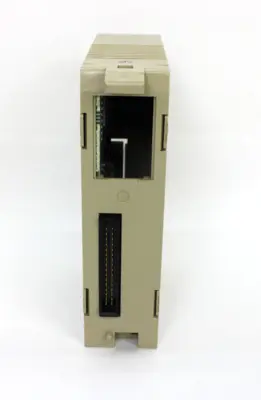 Omron C200H-OD218 Output Unit, 24V DC