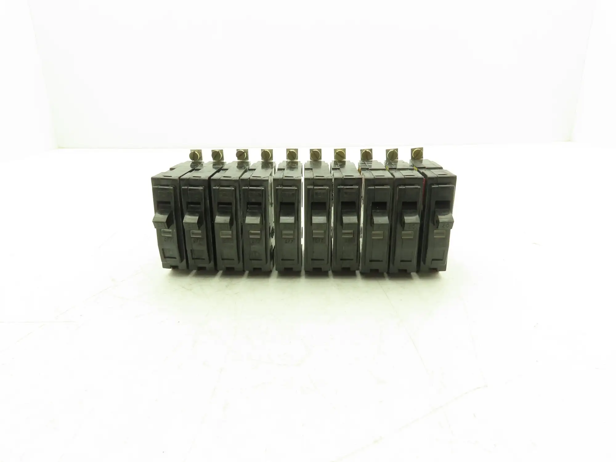 Square D QHB 120 Circuit Breaker 20A 1Ph 120V Lot of 10