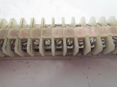 Allen Bradley 1492-F 68 Terminal Blocks On 7/8" Wide DIN Rail 23-7/8 Long